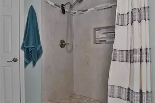203 Tamarind St, Lake Jackson, TX 77566 - Photo 20