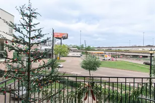 2209 Chenevert St, Houston, TX 77003 - Photo 34