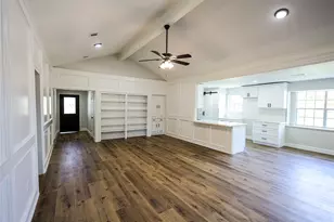 51 Sweetgum Ct, Lake Jackson, TX 77566 - Photo 8