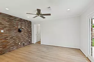 5933 Birdwood Rd, Houston, TX 77074 - Photo 10