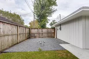 5933 Birdwood Rd, Houston, TX 77074 - Photo 24