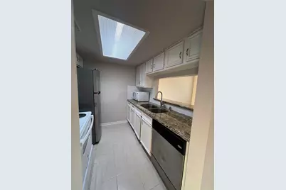 14333 Memorial Drive #31, Houston, TX 77079 - Photo 6