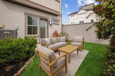 803 Algona Avenue, Houston, TX 77008 - Photo 2