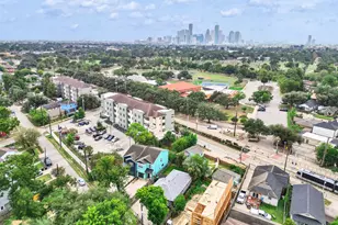 3911 Kennon St, Houston, TX 77009 - Photo 2
