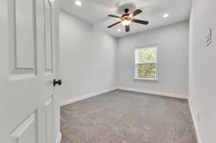 3911 Kennon St, Houston, TX 77009 - Photo 8