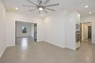 711 W Sidnor St, Alvin, TX 77511 - Photo 40