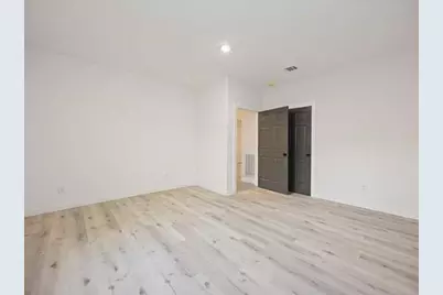 711 W Sidnor Street, Alvin, TX 77511 - Photo 8