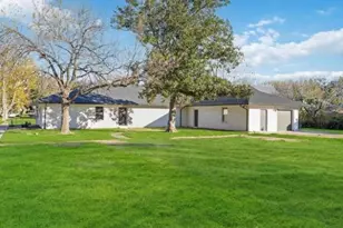 711 W Sidnor St, Alvin, TX 77511 - Photo 38