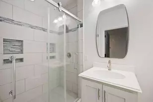 711 W Sidnor St, Alvin, TX 77511 - Photo 18