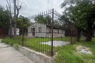 2404 Russell St, Houston, TX 77026 - Photo 10