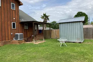 633 Bradley St, Seabrook, TX 77586 - Photo 2