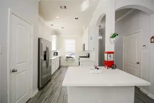 10 Tealight Pl, Tomball, TX 77375 - Photo 6