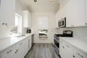 10 Tealight Pl, Tomball, TX 77375 - Photo 26