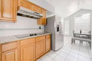 9310 Corner Oaks Ln, Houston, TX 77036 - Photo 18