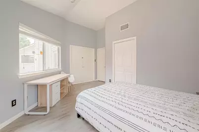 9310 Corner Oaks Ln, Houston, TX 77036 - Photo 32
