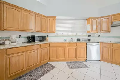 9310 Corner Oaks Ln, Houston, TX 77036 - Photo 14