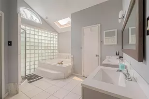 9310 Corner Oaks Ln, Houston, TX 77036 - Photo 26