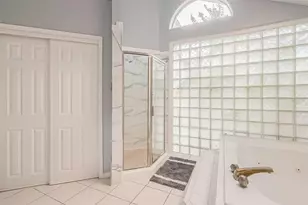 9310 Corner Oaks Ln, Houston, TX 77036 - Photo 28