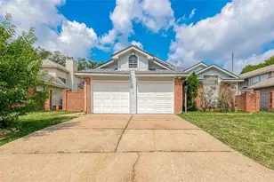 9310 Corner Oaks Ln, Houston, TX 77036 - Photo 1