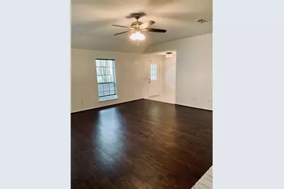 75 E Village Knoll Circle, The Woodlands, TX 77381 - Photo 6