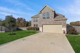 1700 Twin Oaks Cir, Brenham, TX 77833 - Photo 1