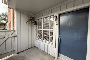 2250 Bering Dr, Houston, TX 77057 - Photo 2