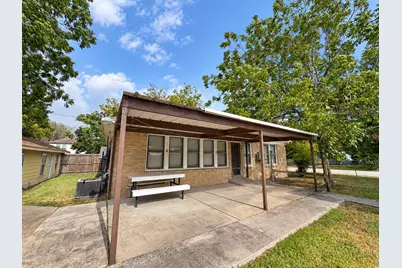 113 W Lobit Street, Baytown, TX 77520 - Photo 24