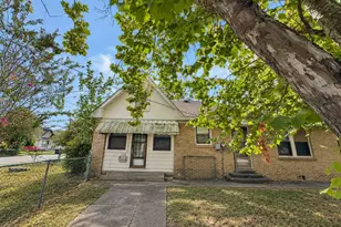 113 W Lobit St, Baytown, TX 77520 - Photo 2