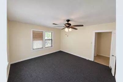113 W Lobit Street, Baytown, TX 77520 - Photo 16
