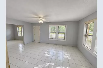 113 W Lobit Street, Baytown, TX 77520 - Photo 10