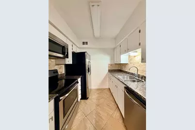 4643 Wild Indigo Street #399, Houston, TX 77027 - Photo 6