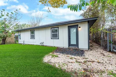 713 S 7th Street, La Porte, TX 77571 - Photo 32