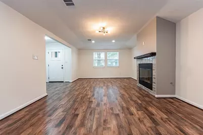 713 S 7th Street, La Porte, TX 77571 - Photo 8