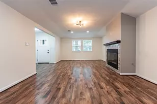 713 S 7th St, La Porte, TX 77571 - Photo 8