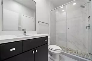 128 Pierce St, Houston, TX 77002 - Photo 8