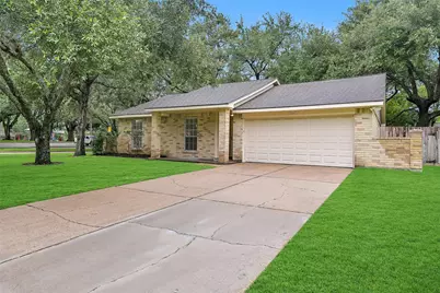 502 Dawn Drive, League City, TX 77573 - Photo 2