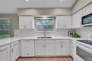 502 Dawn Dr, League City, TX 77573 - Photo 10