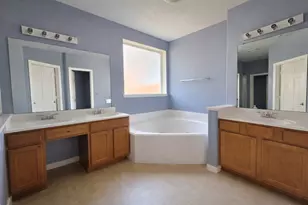 6731 Forest Mews Ct, Houston, TX 77049 - Photo 10