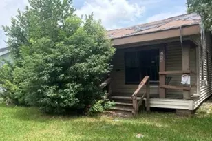 2959 Neches St, Beaumont, TX 77701 - Photo 1