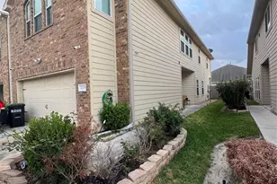 5205 Dauntless Dr, Houston, TX 77066 - Photo 2