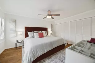 368 Litchfield Ln, Houston, TX 77024 - Photo 10