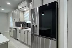 817 Center St, Richmond, TX 77469 - Photo 10