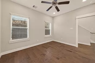 2010 St Charles St, Houston, TX 77003 - Photo 8