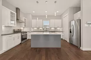 2010 St Charles St, Houston, TX 77003 - Photo 12