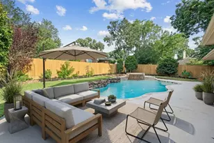 214 Lake View Cir, Montgomery, TX 77356 - Photo 2