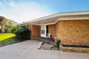 4901 Timber Ln, Rosenberg, TX 77471 - Photo 2