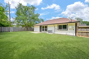 7423 Maczali Dr, Houston, TX 77489 - Photo 32