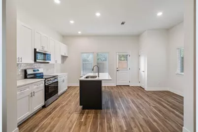 410 W Marlin Street, Willis, TX 77378 - Photo 6