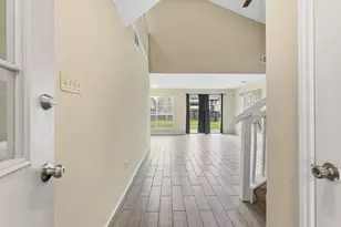 16623 Red Gully Dr, Sugar Land, TX 77498 - Photo 2