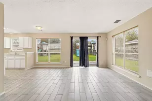 16623 Red Gully Dr, Sugar Land, TX 77498 - Photo 10